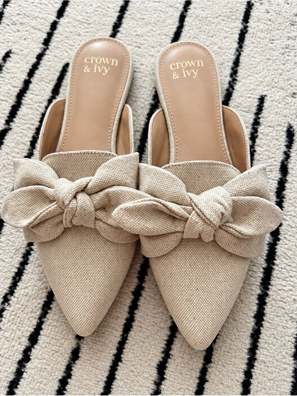 Crown & Ivy Beige Bow Pointed Mules NEW Size 9